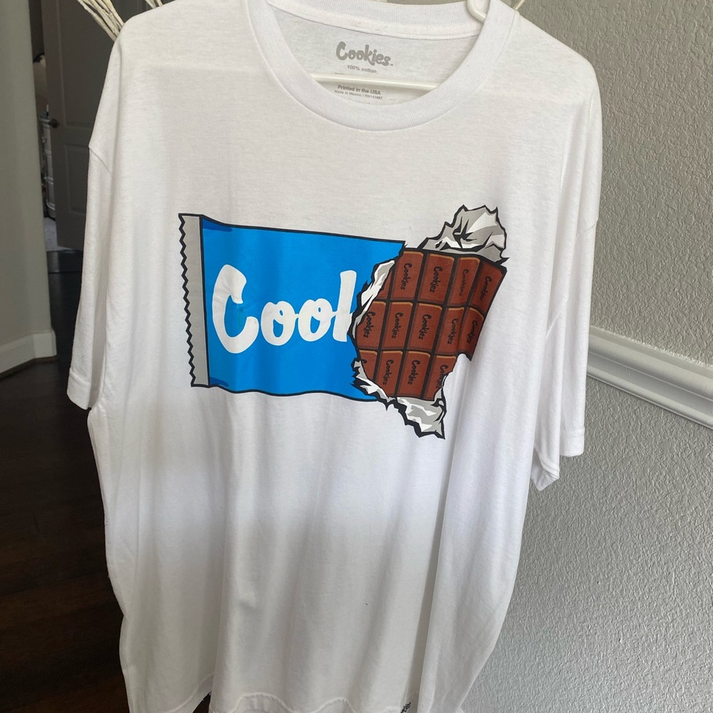 White and Blue Short Sleeve Tee with Graphic Design